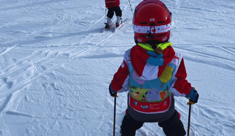 bambini sciare prima neve